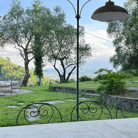 Tuscan With Pool Near Florence Pescia